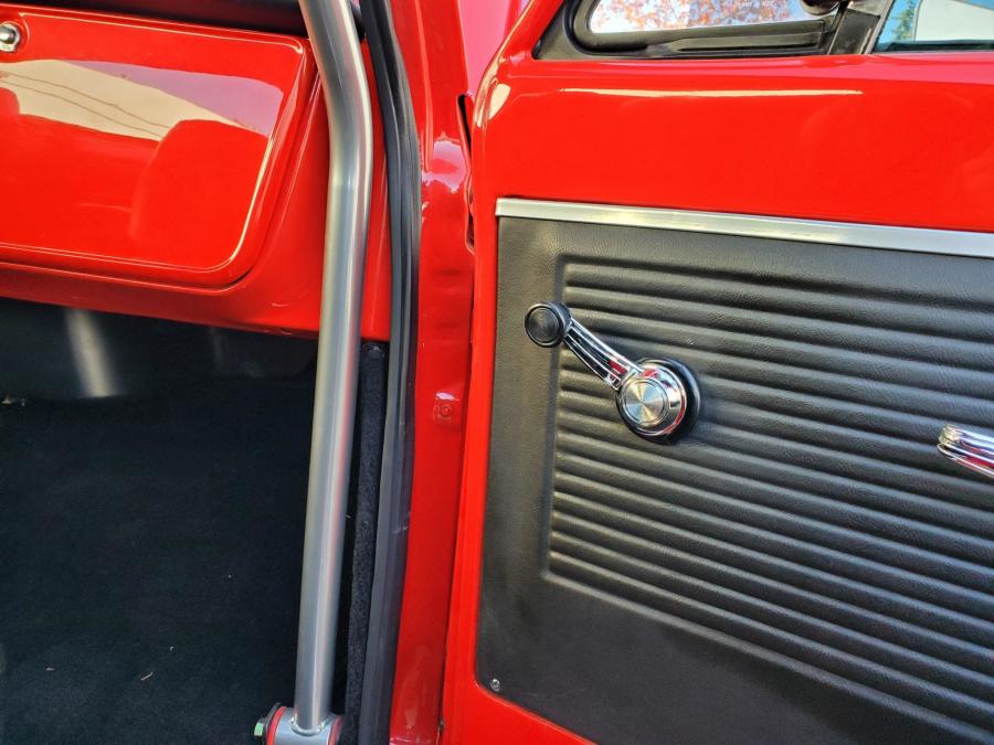 Детали интерьера Chevrolet K5 Blazer 4x4 Custom 1969 года  (фото 48 из 85)
